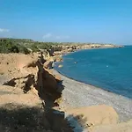 Relaxing In Mandria, Мадрия